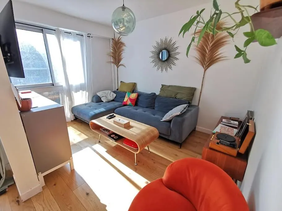 Paris Flat With 3 Bedrooms 90 M2 Balcony And Parking, Subway Station Riquet Apartment