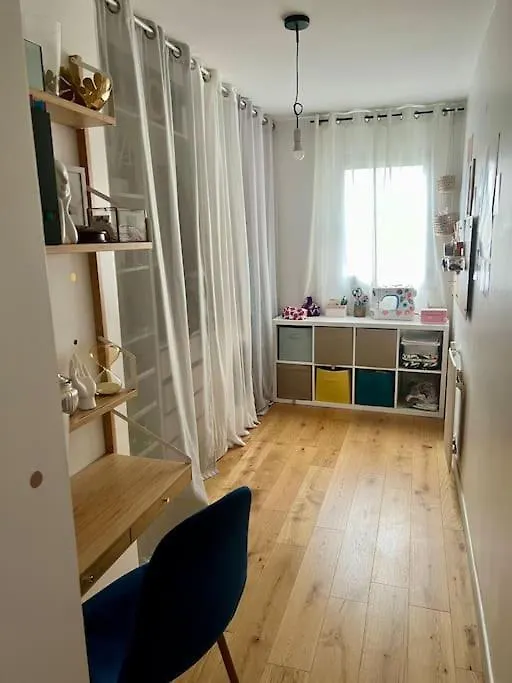 Paris Flat With 3 Bedrooms 90 M2 Balcony And Parking, Subway Station Riquet 0*,