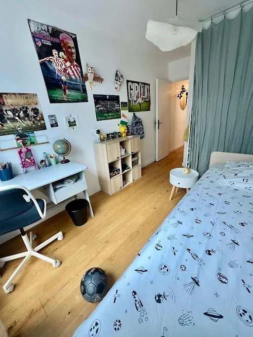Apartment Paris Flat With 3 Bedrooms 90 M2 Balcony And Parking, Subway Station Riquet